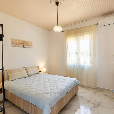 Rena's Gusthouse Chroussa-perdiki